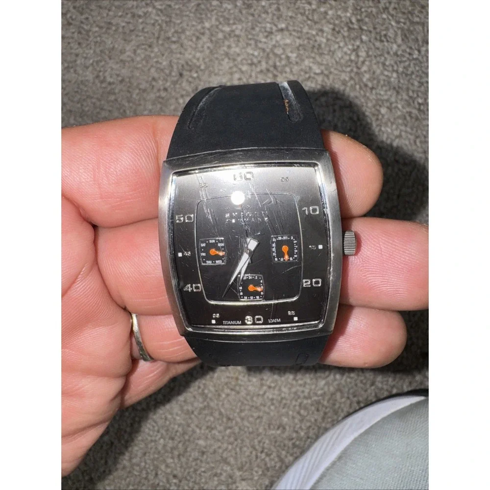 Skagen Denmark Men 390LTRM Titanium Case Silicon Band Hardened Quartz Watch‎